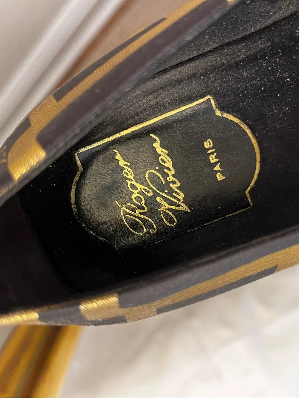 Roger Vivier Black/Gold Satin Buckle Flats w/ Crystal/Rhinestone Bckle 37 / 25mm